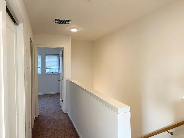 3 Seitz Ter — Photo 11