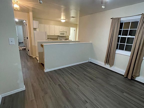 2nd image of 12 Cove Ln