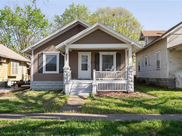 207 W 7th Ave, Garnett, KS 66032
