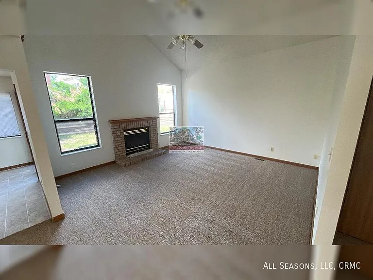 750 Rundle Ct — Photo 2