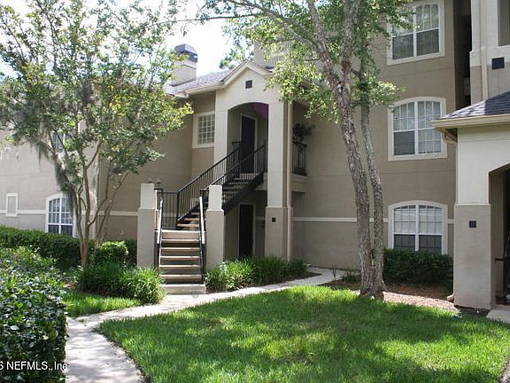 3rd image of 1701 The Greens Way APT 611