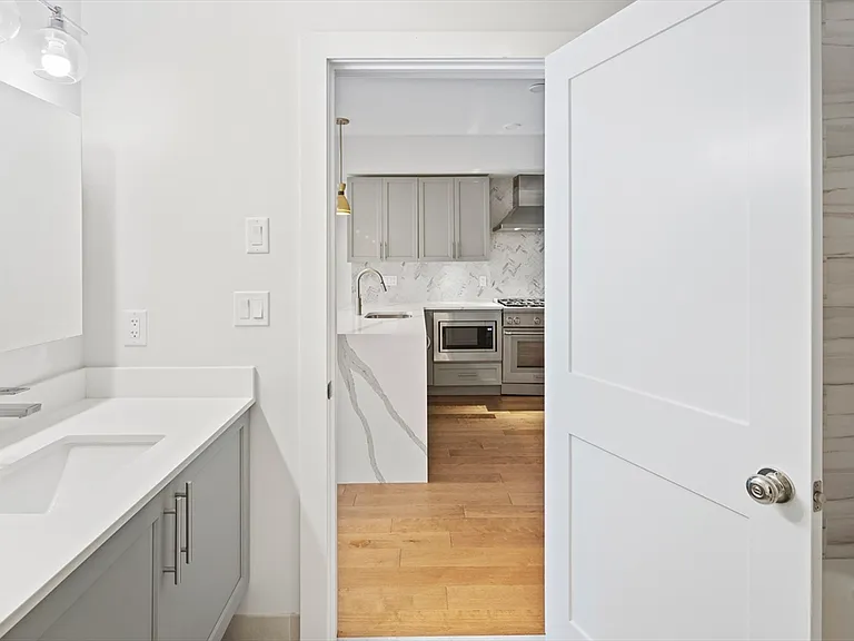 50 Hichborn St #204 — Photo 9