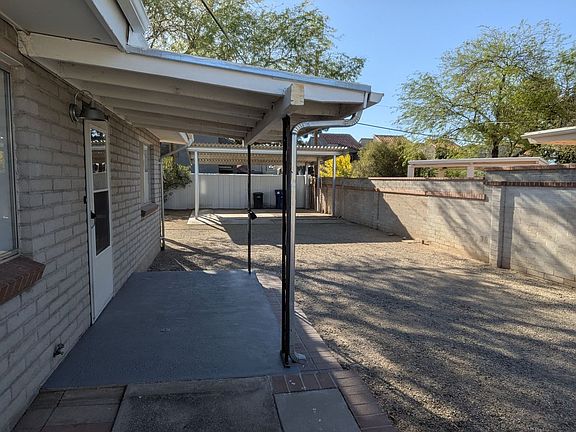 3rd image of 3733 N Tyndall Ave