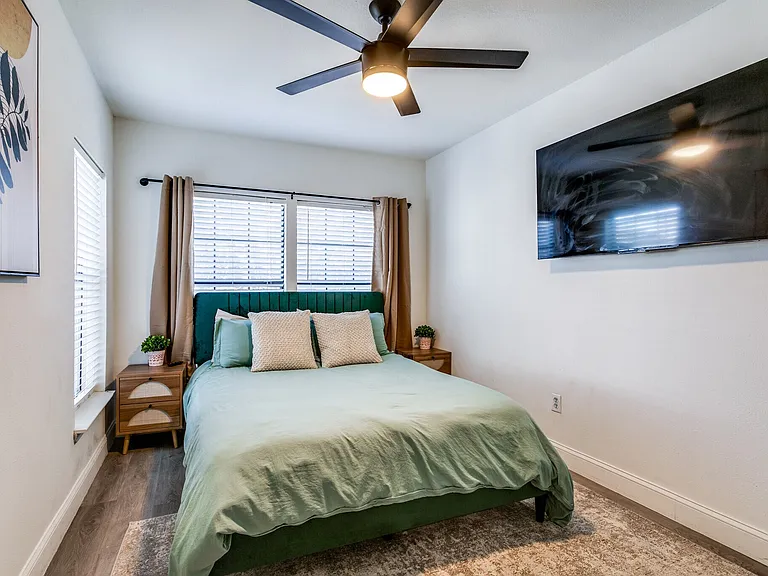 Bryan Street Apartments — Photo 7