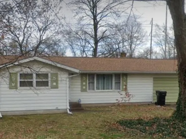 750 Glenview Dr, Plainwell, MI 49080