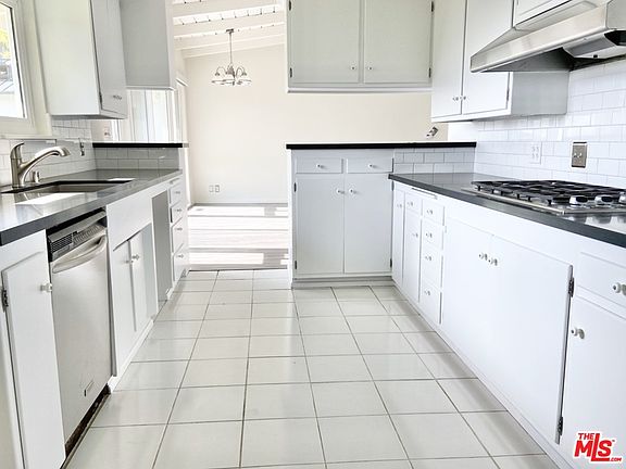 5th image of 8828 Evanview Dr #1