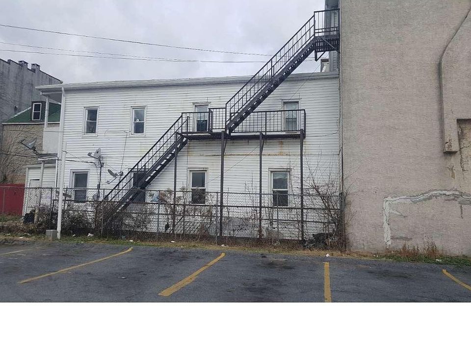 2nd image of 204 S 9th St