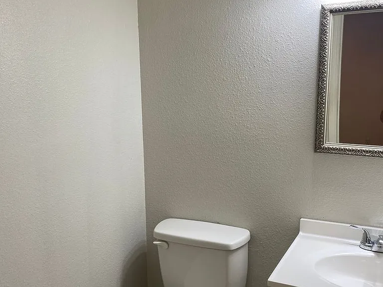 606 Shadow Dr — Photo 16