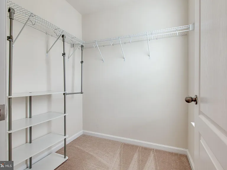 1314 Hawthorn Dr — Photo 23
