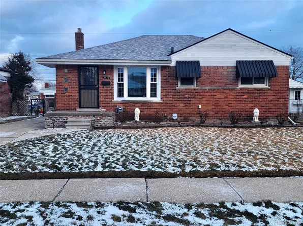 25070 Barbara St, Roseville, MI 48066