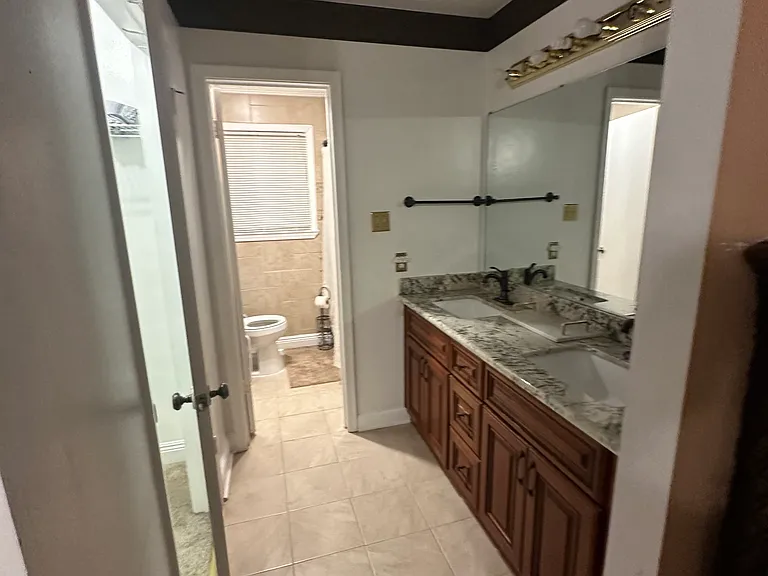 412 Glenmeade Ct — Photo 14