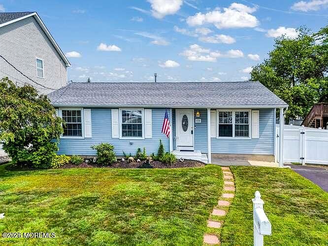1st image of 625 Beachwood Avenue