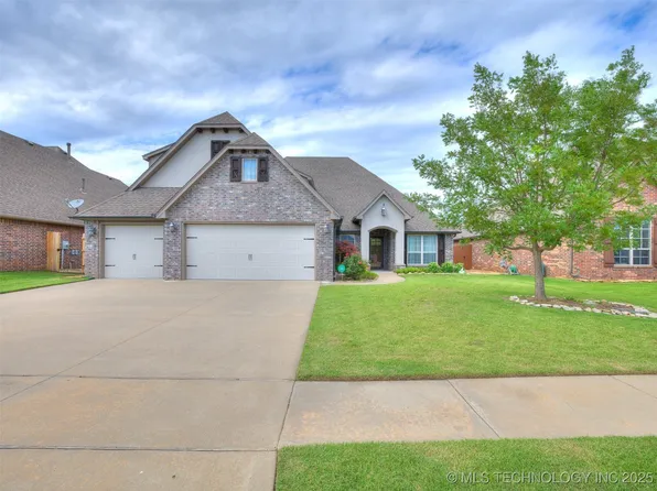 7605 E 82nd Pl N, Owasso, OK 74055