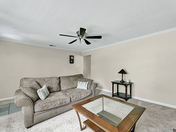 3rd image of 84 Narrow Ln