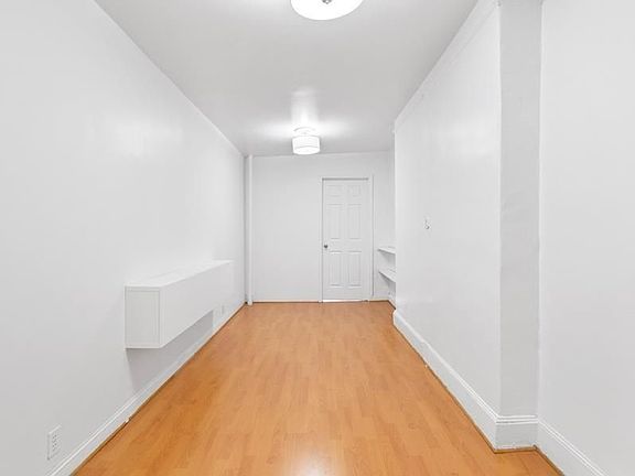 3rd image of 168 Elizabeth St #6A