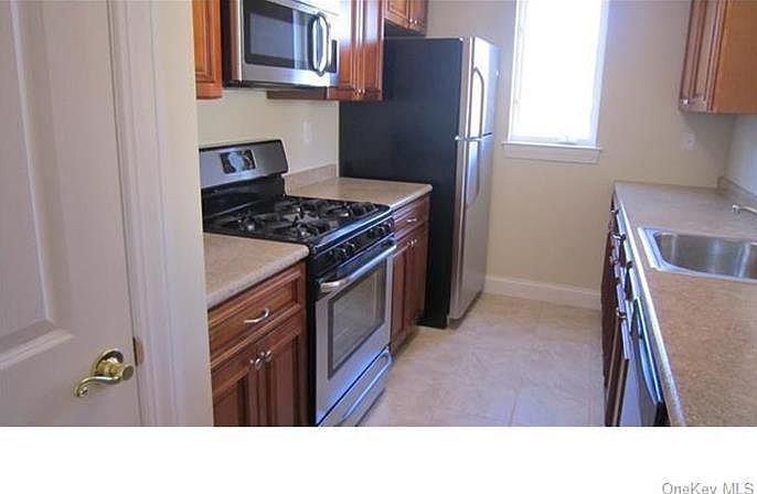 1st image of 406 Tondo Cir