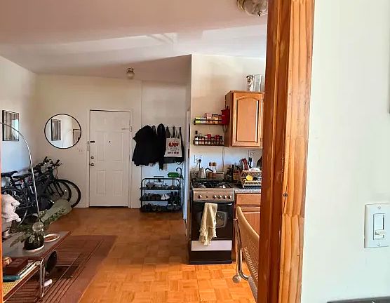 3rd image of 2583 41st St APT 2r