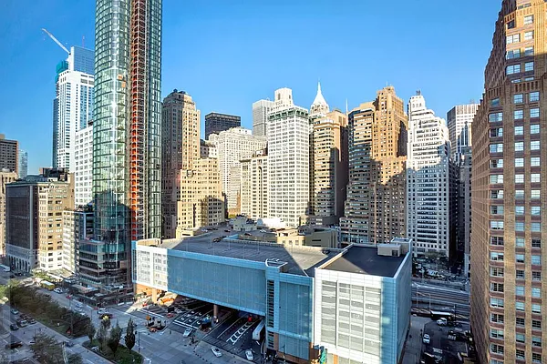 Sold by LG Fairmont Group | media 5