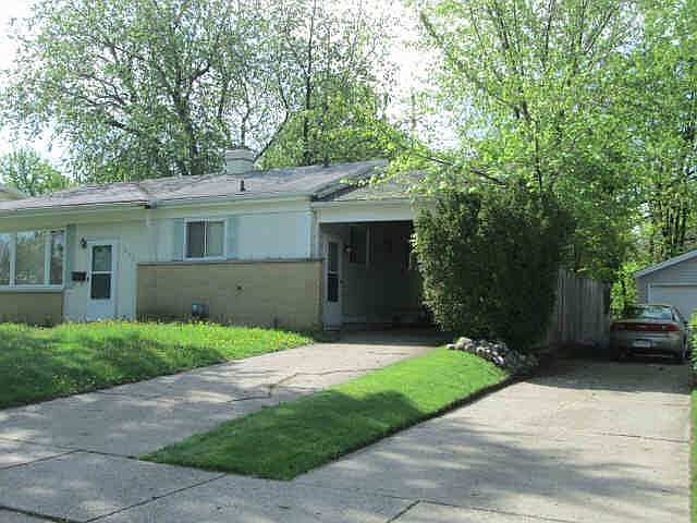 2nd image of 836 Sandlyn Dr
