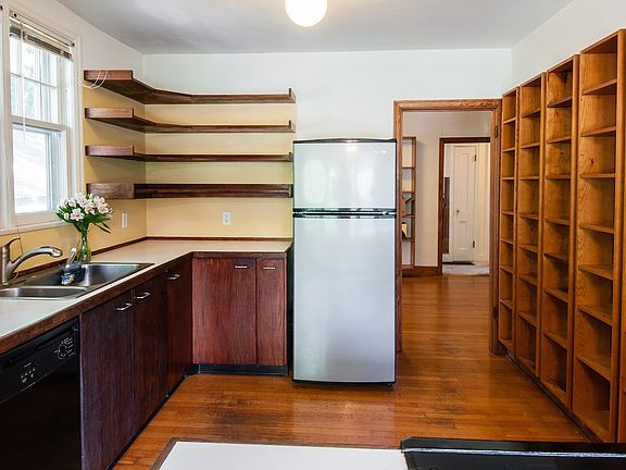 5th image of 1103 Wilson Ave