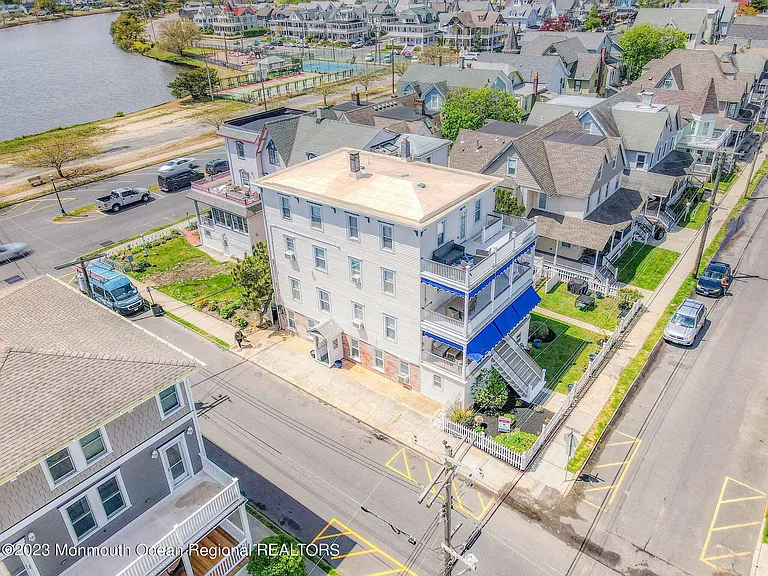 18 Abbott Ave #MAIN HOUSE — Photo 4