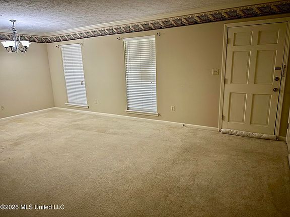 5th image of 321 Sharon Hills Dr