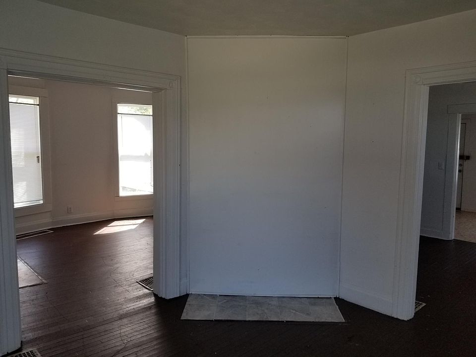 2nd image of 415 Groveland Ave
