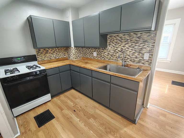514 Sheridan St — Photo 11