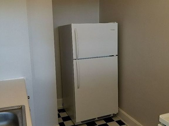 5th image of 18 Lincoln St APT C