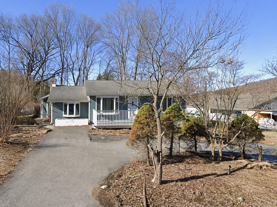 1st image of 6 Merriewold Lane S