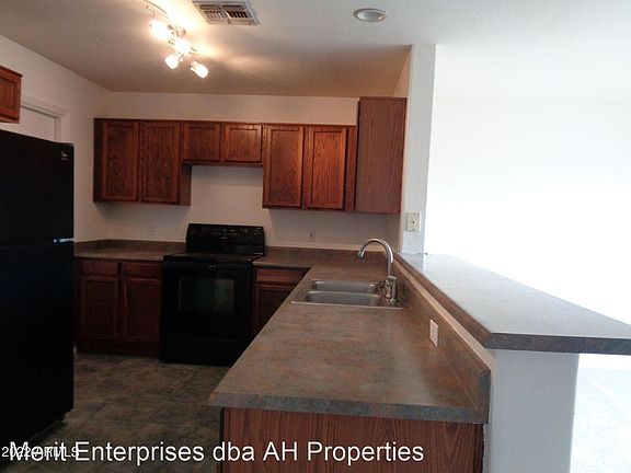 3rd image of 11813 W Sunnyside Dr