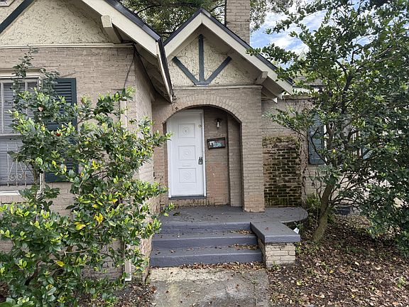 4th image of 1206 Belvedere Ave