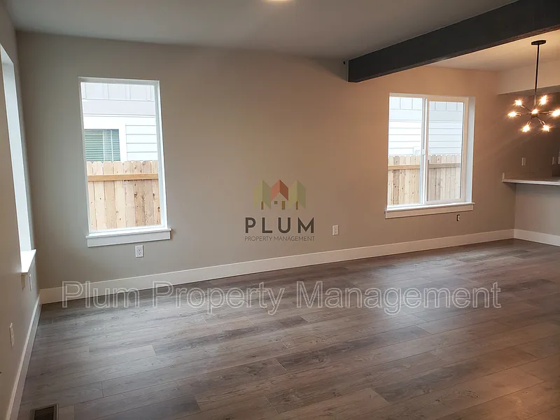 3 bed, 2.5 bath, 1275 sqft, $2,495 — Photo 4