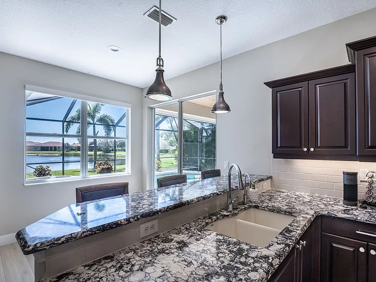 6571 Talon Bay Dr — Photo 32