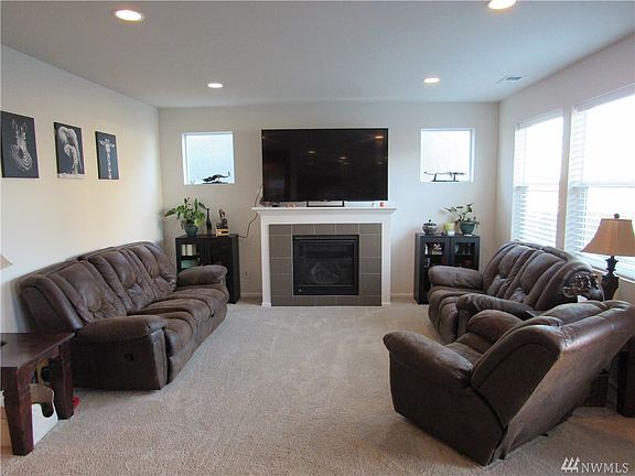 4th image of 19531 19th Avenue Ct E