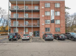 351 Oakhill Ave APT 301, East Lansing, MI 48823