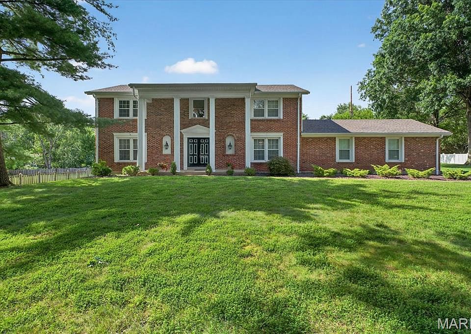 1st image of 12511 Royal Manor Dr