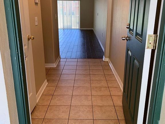 3rd image of 10917 Johanna Ave