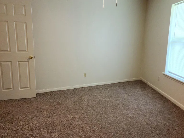 511 Summitt St #B — Photo 6