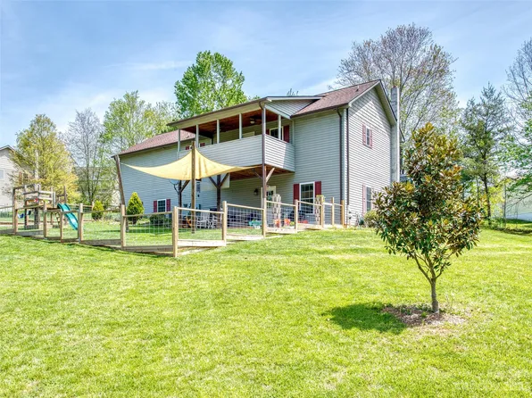 701 Bryson Rd, Candler, NC 28715