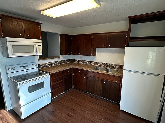 4th image of 1610 W Broadway St APT B