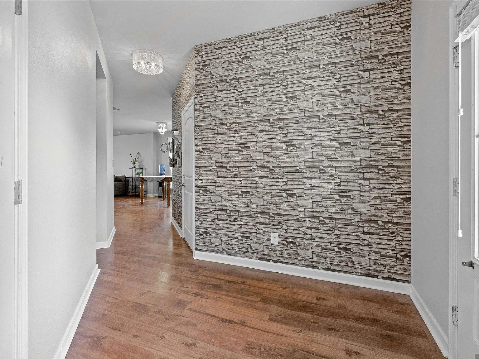 4 bed, 1796 sqft, $1,850 — Photo 3