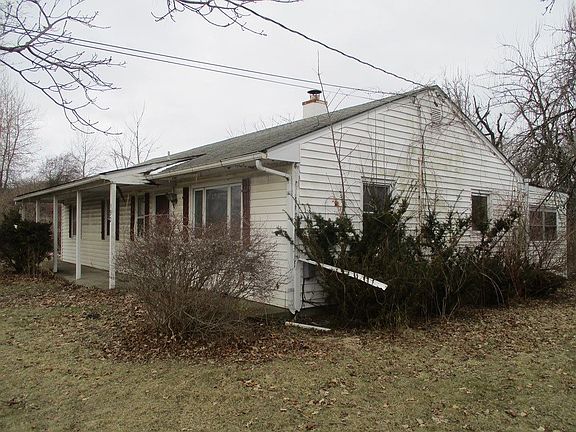 3rd image of 192 Colonial Dr