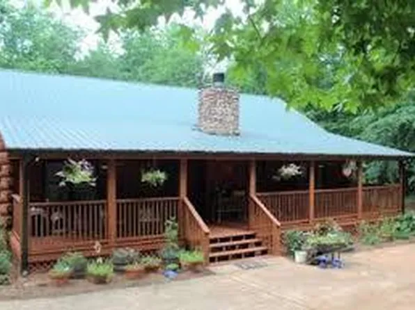 668 Mountain Shadows Rd, Hamilton, GA 31811