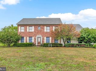 1536 Woodland Rd, Glen Rock, PA 17327