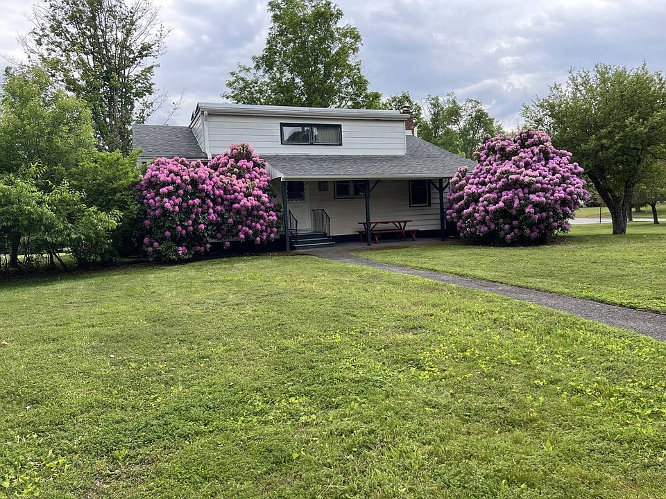 1st image of 18 Brockett Rd