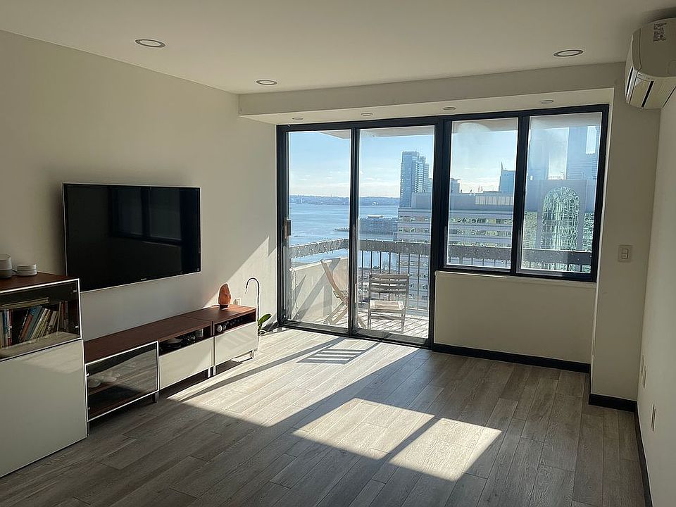 1st image of 45 River Dr S APT 2505
