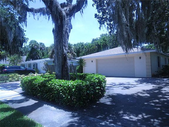 2nd image of 3412 Mockingbird Dr