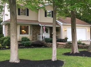 9712 Northfield St, Angola, NY 14006