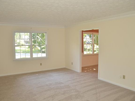 5th image of 101 Harrington Ln